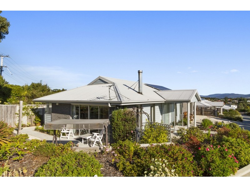 Unit 1 55 Redwood Road, Kingston TAS 7050