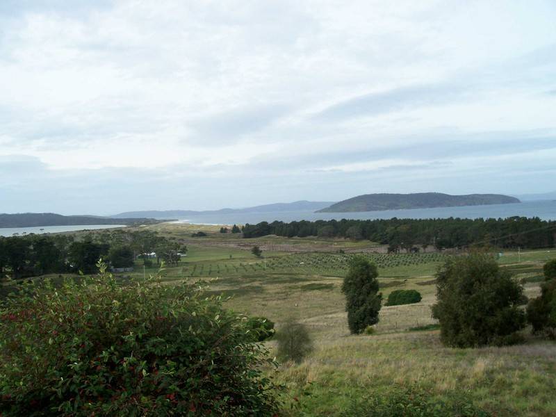 83 Roaring Beach Road, South Arm TAS 7022