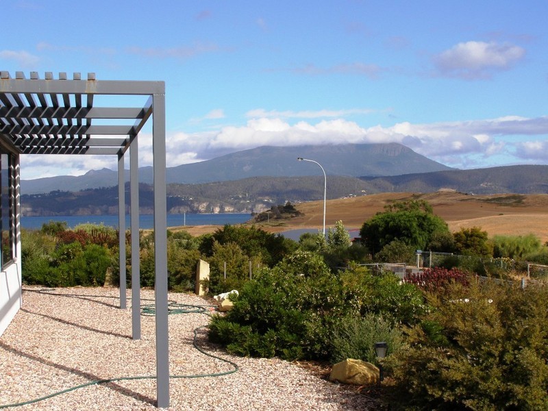 9 Meadows Place, Opossum Bay TAS 7023