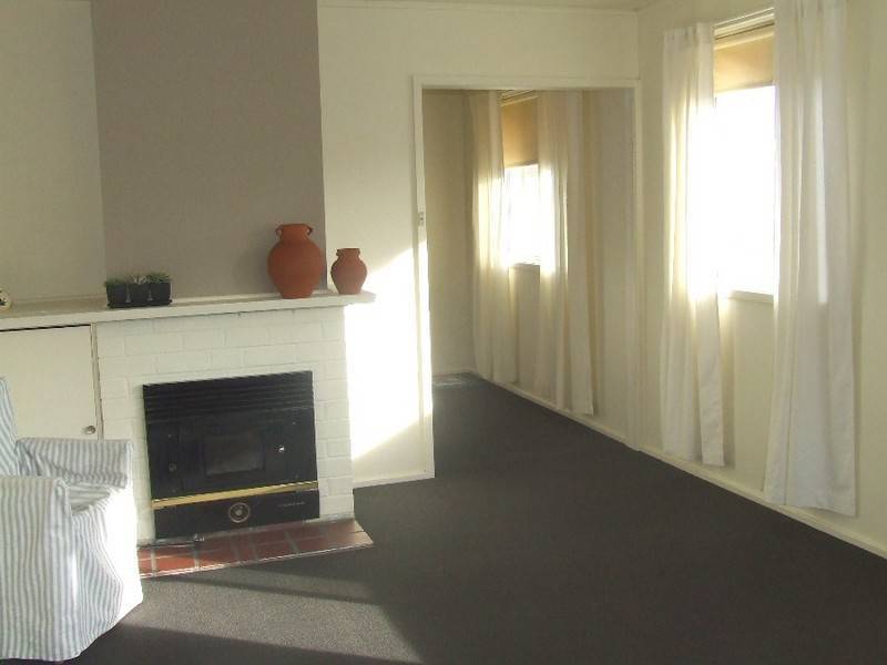 35 Henley Street, Lindisfarne TAS 7015