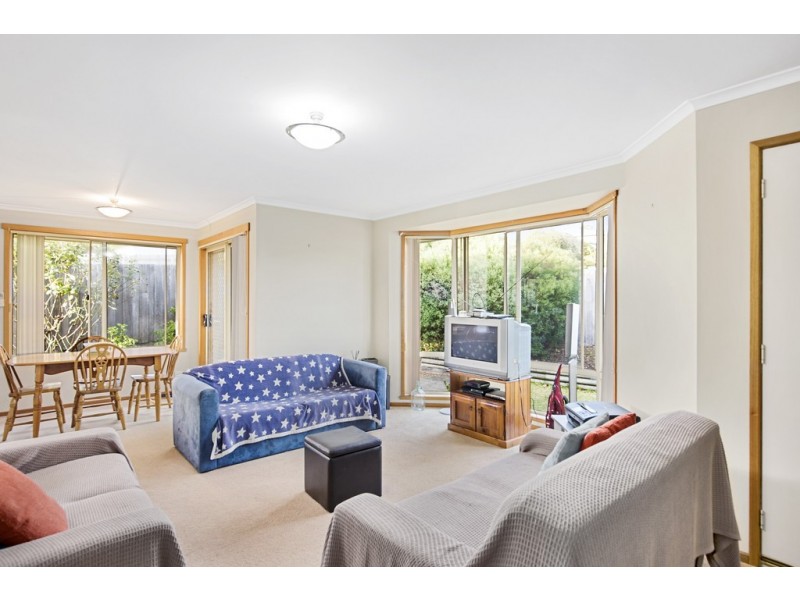 2/14 Grevillea Way, Kingston TAS 7050