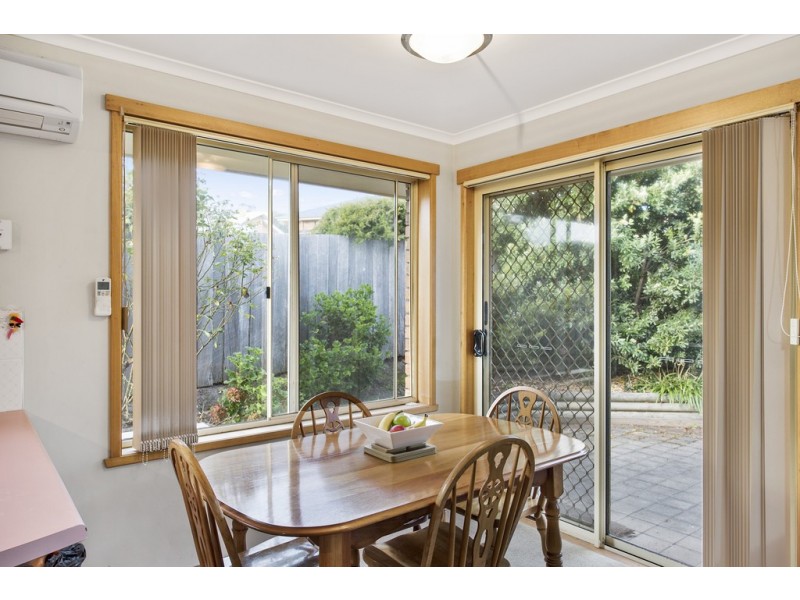 2/14 Grevillea Way, Kingston TAS 7050