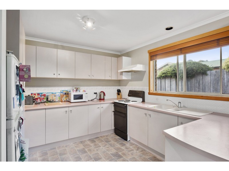 2/14 Grevillea Way, Kingston TAS 7050