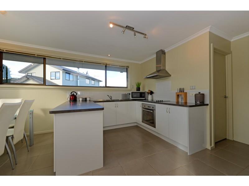 16 Banjorrah Street, Howrah TAS 7018