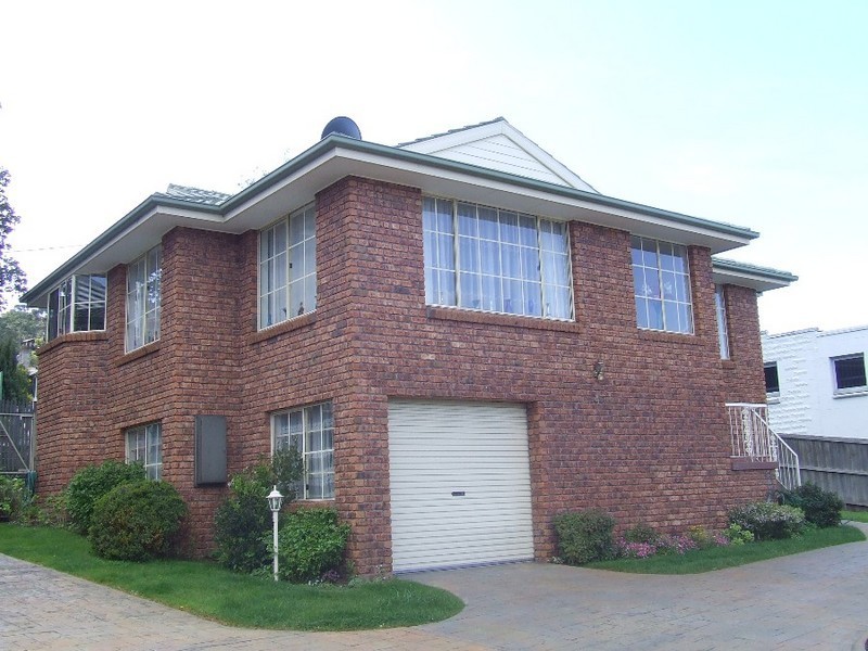 4/10 Lowelly Road, Lindisfarne TAS 7015