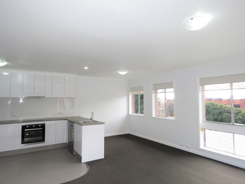 2/188 Churchill Avenue, Sandy Bay TAS 7005