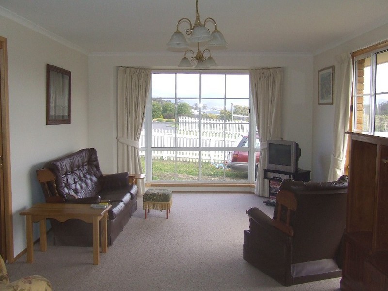 1 Buckingham Drive, Howrah TAS 7018