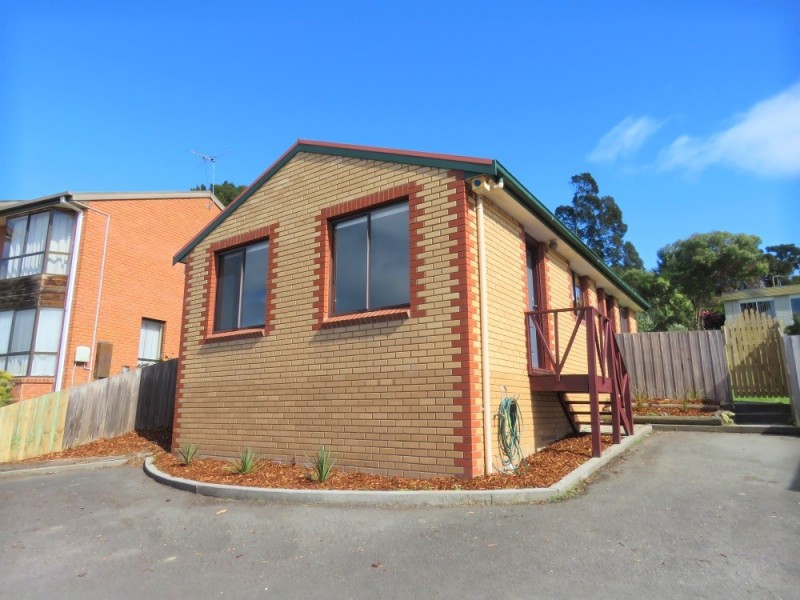 2/10 Opal Drive, Blackmans Bay TAS 7052