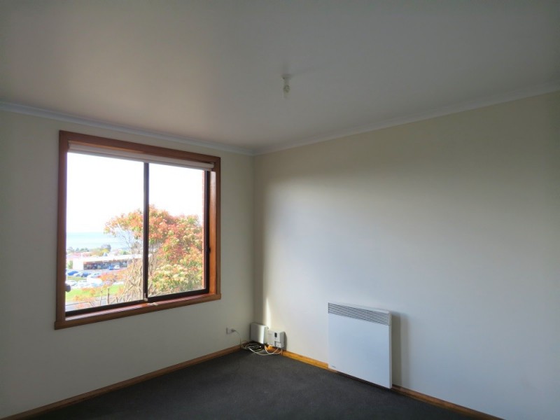 2/10 Opal Drive, Blackmans Bay TAS 7052