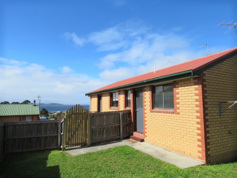 2/10 Opal Drive, Blackmans Bay TAS 7052