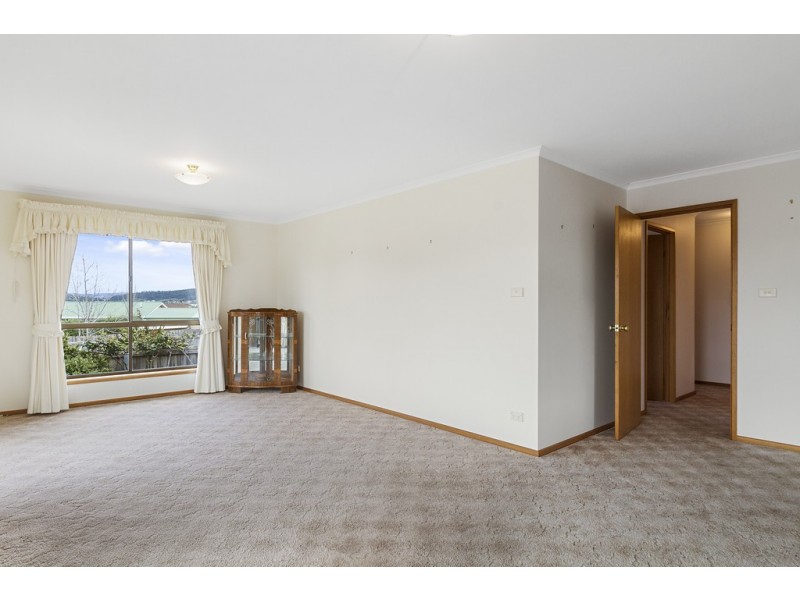 2/23 Woodleigh Drive, Oakdowns TAS 7019