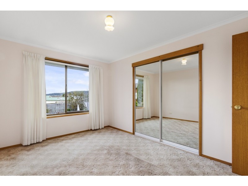 2/23 Woodleigh Drive, Oakdowns TAS 7019