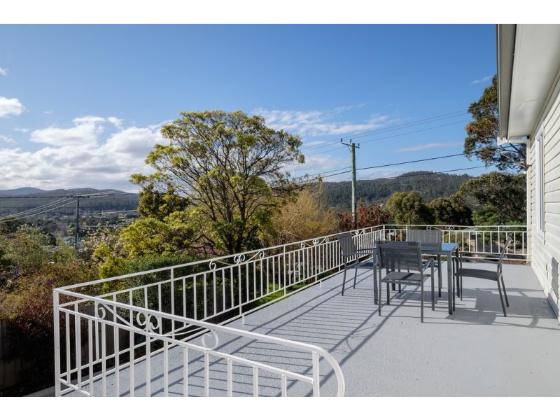 1/70 Auburn Road, Kingston Beach TAS 7050