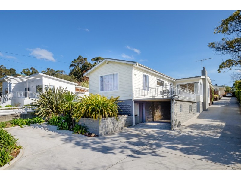 1/70 Auburn Road, Kingston Beach TAS 7050