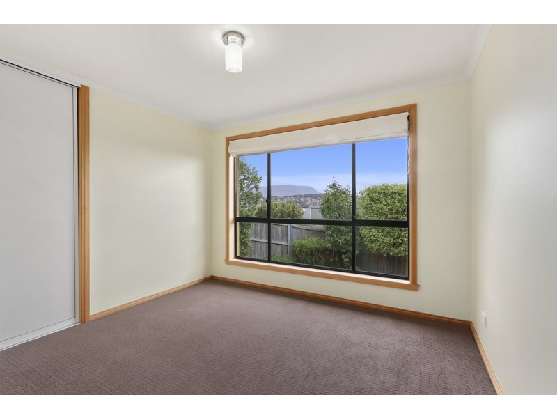 34 Suncoast Drive, Blackmans Bay TAS 7052