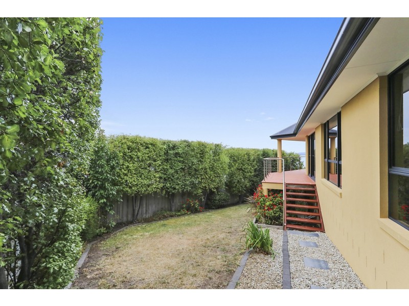 34 Suncoast Drive, Blackmans Bay TAS 7052