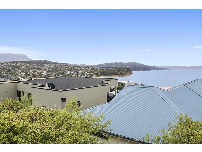 34 Suncoast Drive, Blackmans Bay TAS 7052
