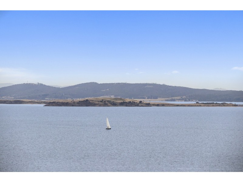 34 Suncoast Drive, Blackmans Bay TAS 7052