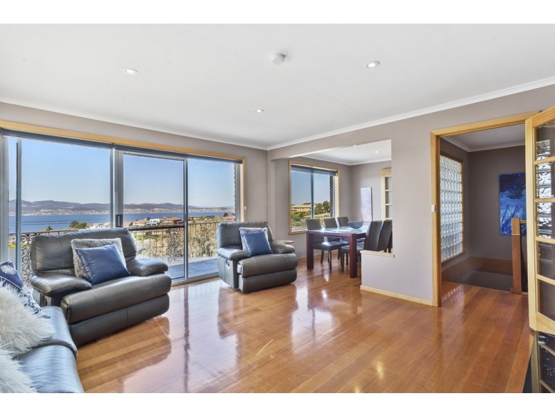 314 Churchill Avenue, Sandy Bay TAS 7005