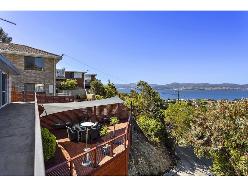 314 Churchill Avenue, Sandy Bay TAS 7005