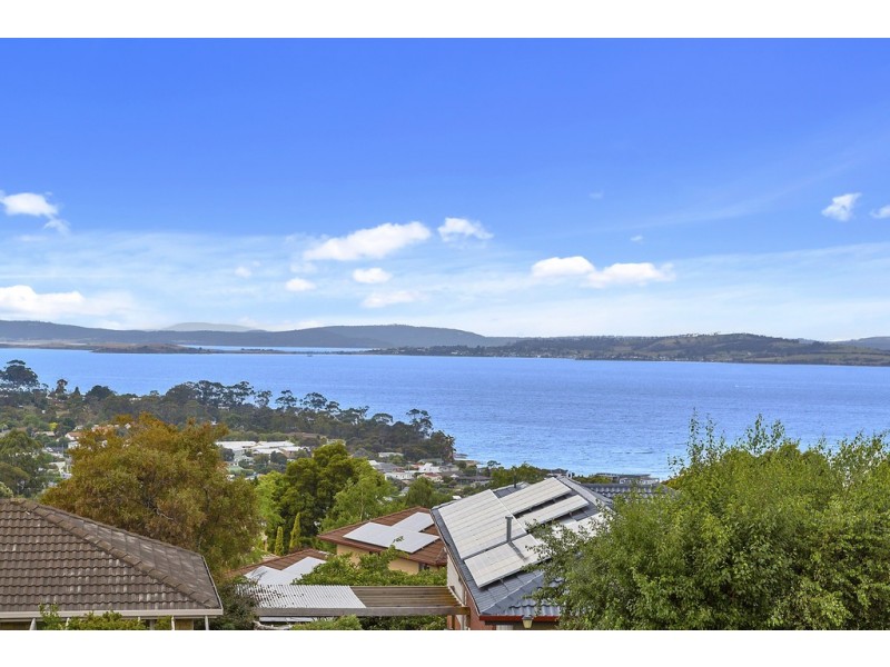 2 The Summit, Blackmans Bay TAS 7052