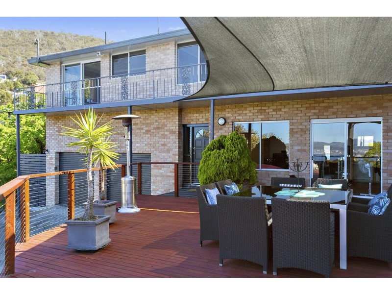314 Churchill Avenue, Sandy Bay TAS 7005