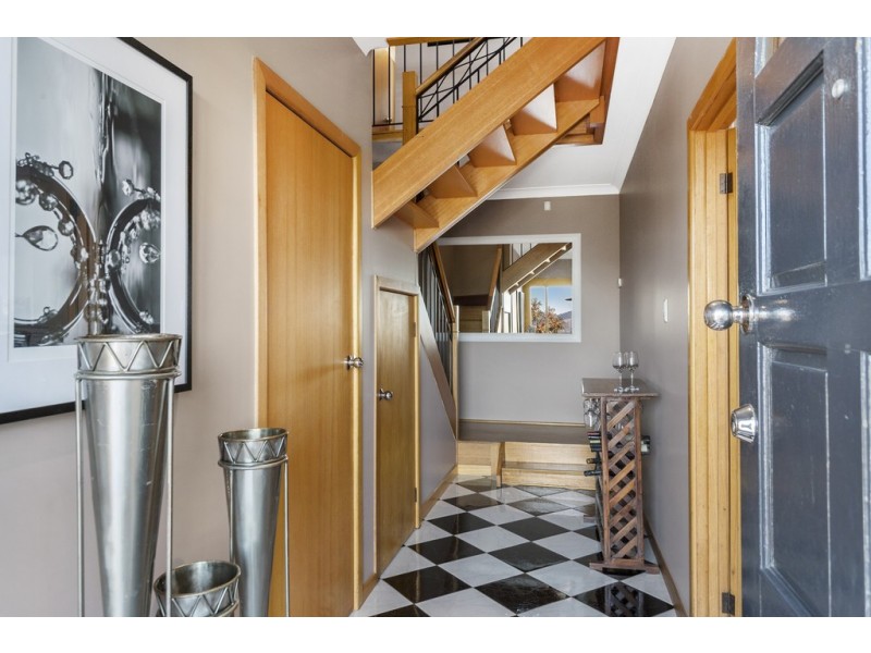 314 Churchill Avenue, Sandy Bay TAS 7005