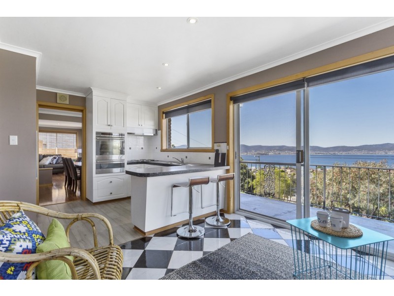 314 Churchill Avenue, Sandy Bay TAS 7005