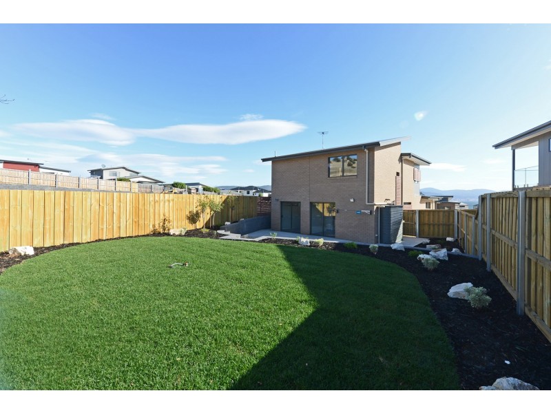 1 – 358 Carella Street, Tranmere TAS 7018
