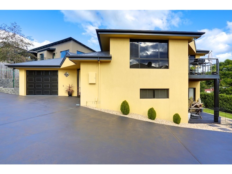 2/8 Paige Court, Warrane TAS 7018
