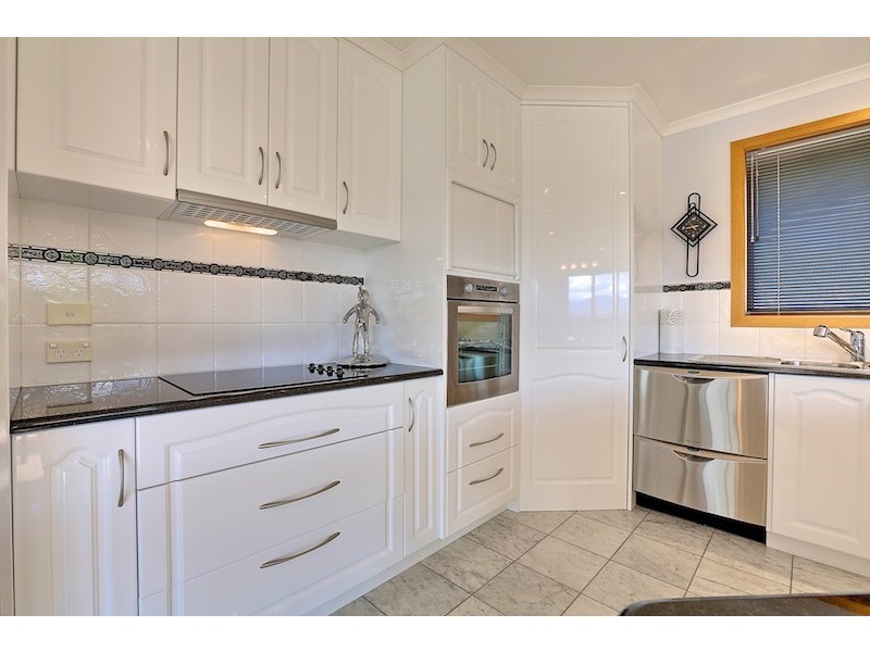 2/8 Paige Court, Warrane TAS 7018