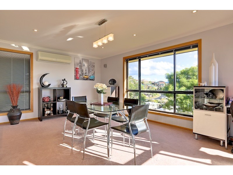 2/8 Paige Court, Warrane TAS 7018