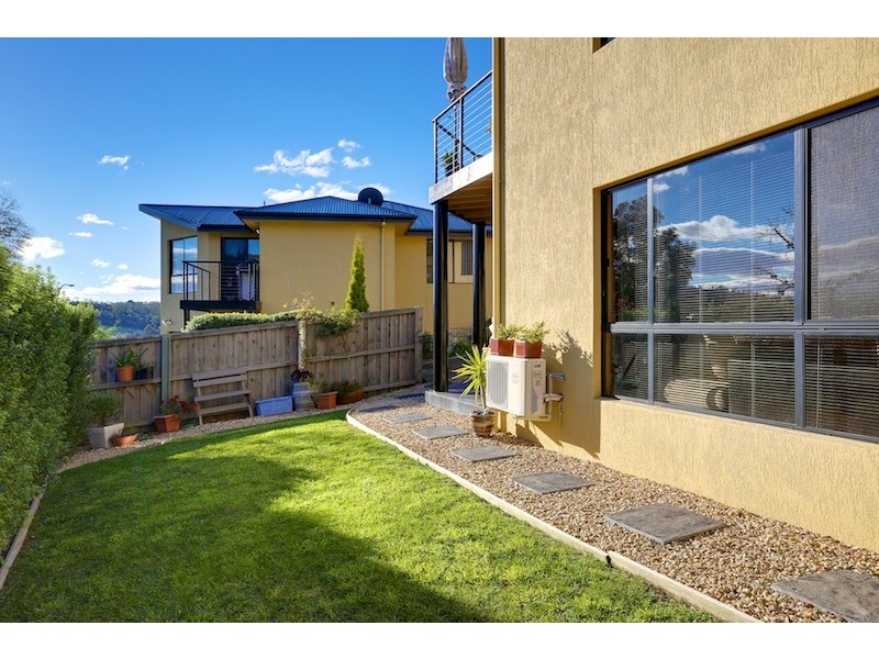 2/8 Paige Court, Warrane TAS 7018