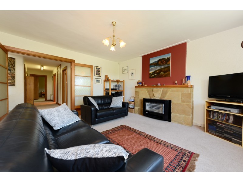 2 Hildern Street, New Town TAS 7008