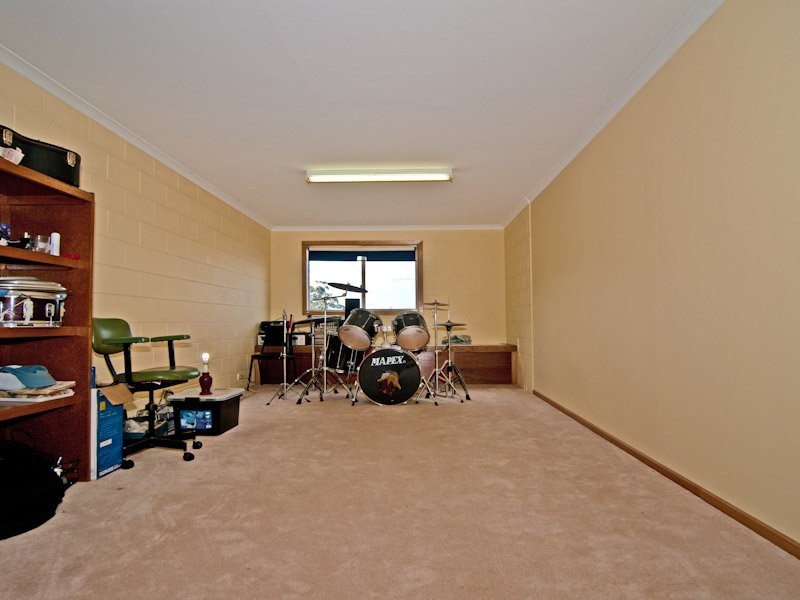 17 Pauldon Drive, Sandy Bay TAS 7005