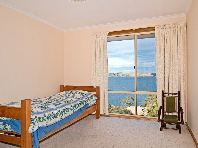 17 Pauldon Drive, Sandy Bay TAS 7005