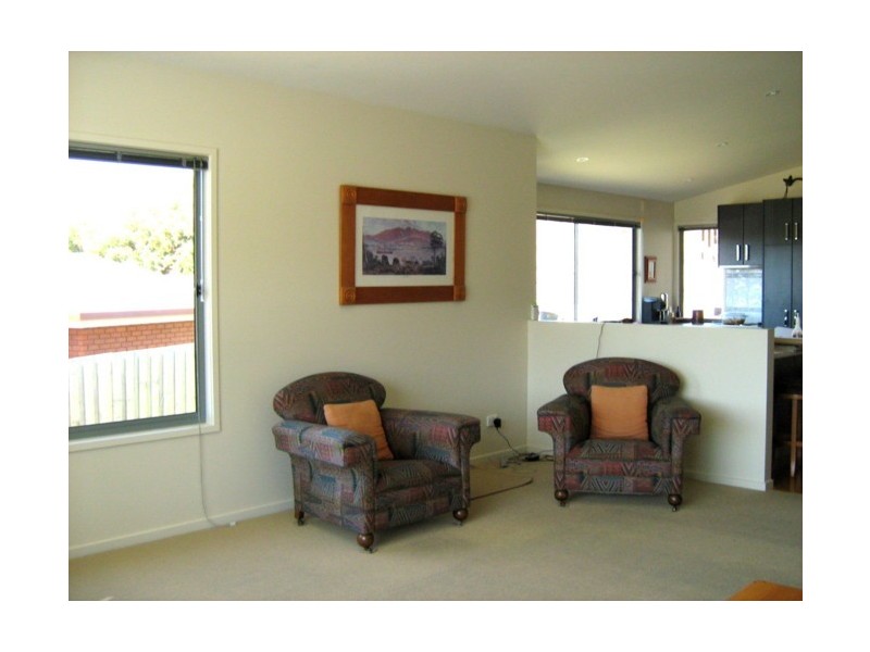 6 Walter Place, Howrah TAS 7018