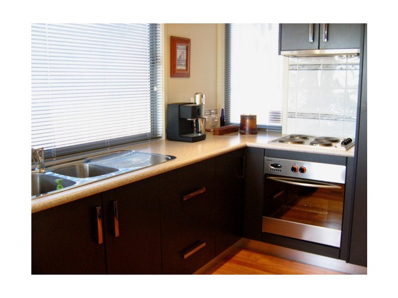 6 Walter Place, Howrah TAS 7018