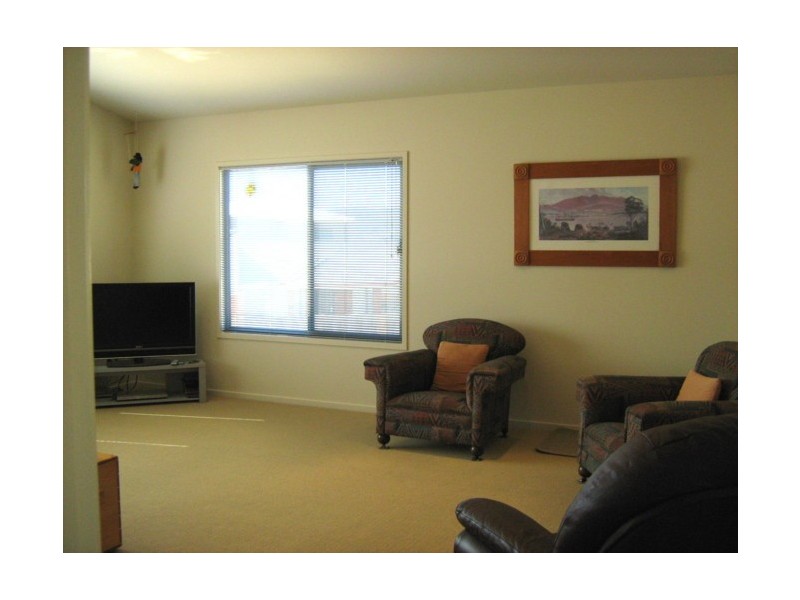 6 Walter Place, Howrah TAS 7018