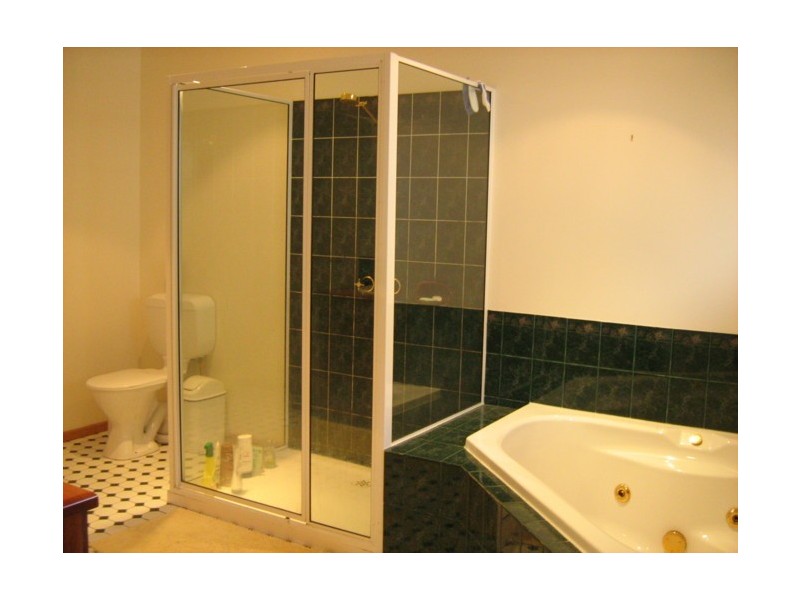 33 Pindos Drive, Tranmere TAS 7018