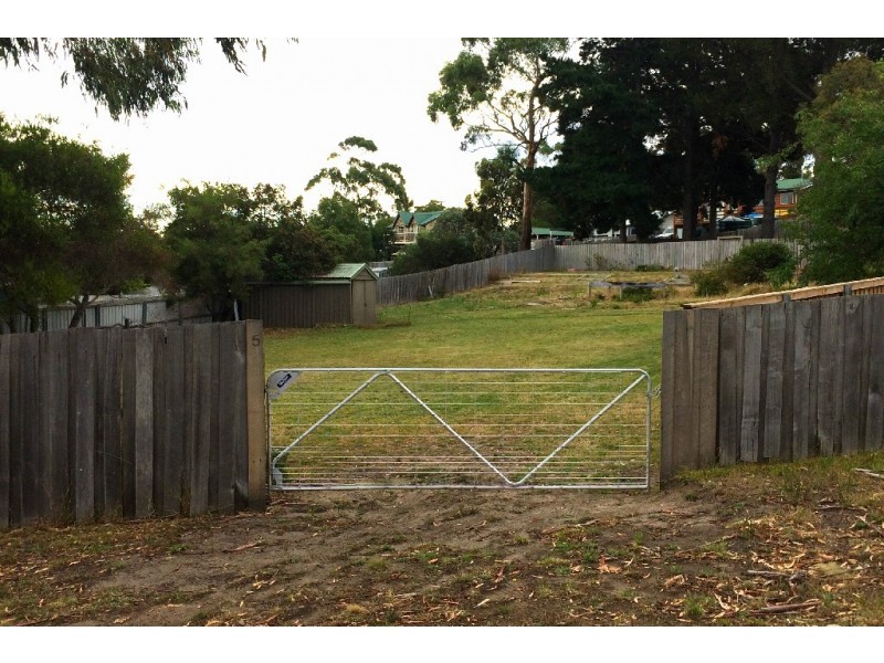 5 Leenaa Street, Carlton TAS 7173