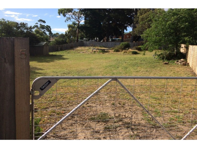 5 Leenaa Street, Carlton TAS 7173