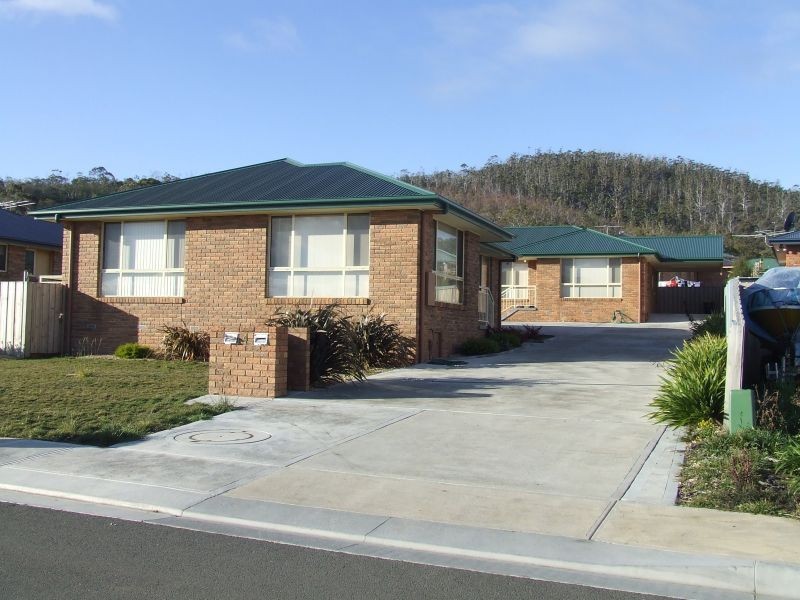 1 and 2/4 Mariah Crescent, Oakdowns TAS 7019