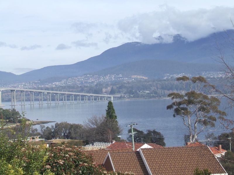 17 Swinton Place, Rose Bay TAS 7015