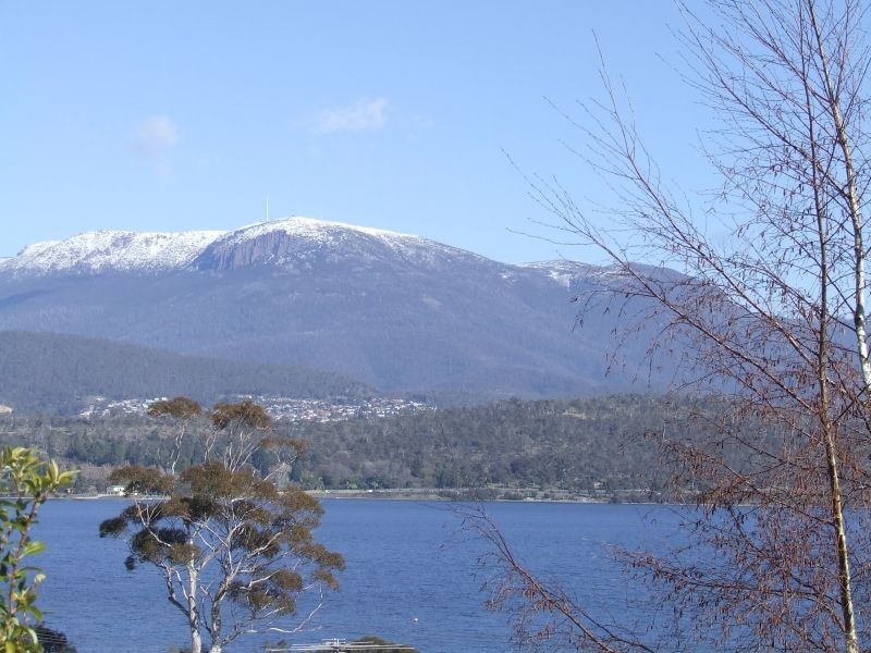 17 Swinton Place, Rose Bay TAS 7015