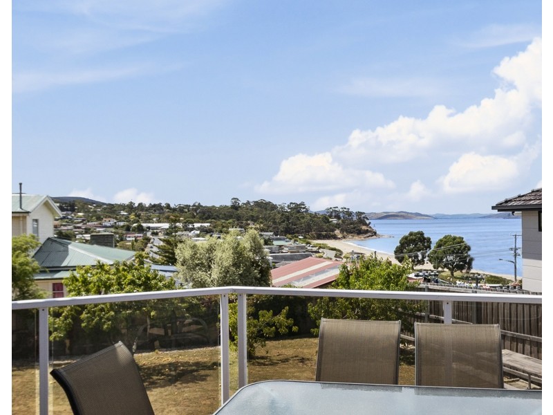 41 Carinya Street, Blackmans Bay TAS 7052