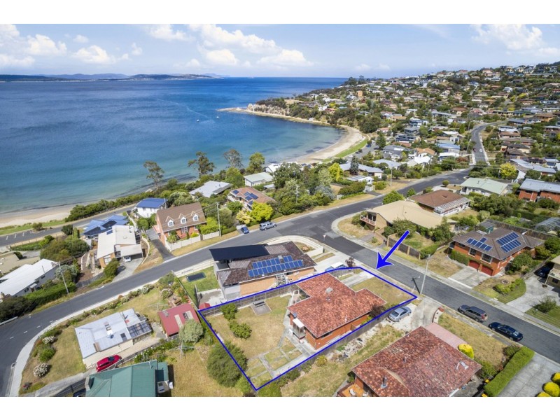41 Carinya Street, Blackmans Bay TAS 7052