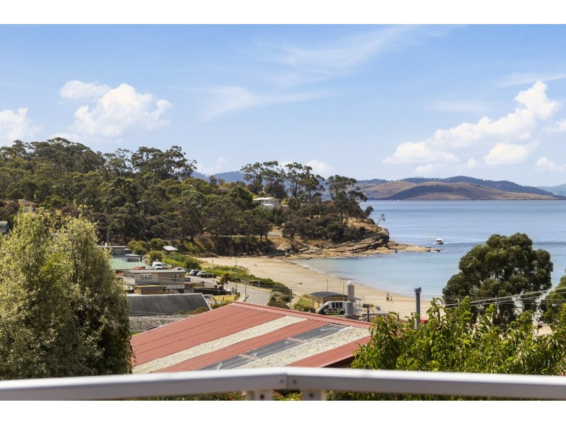 41 Carinya Street, Blackmans Bay TAS 7052