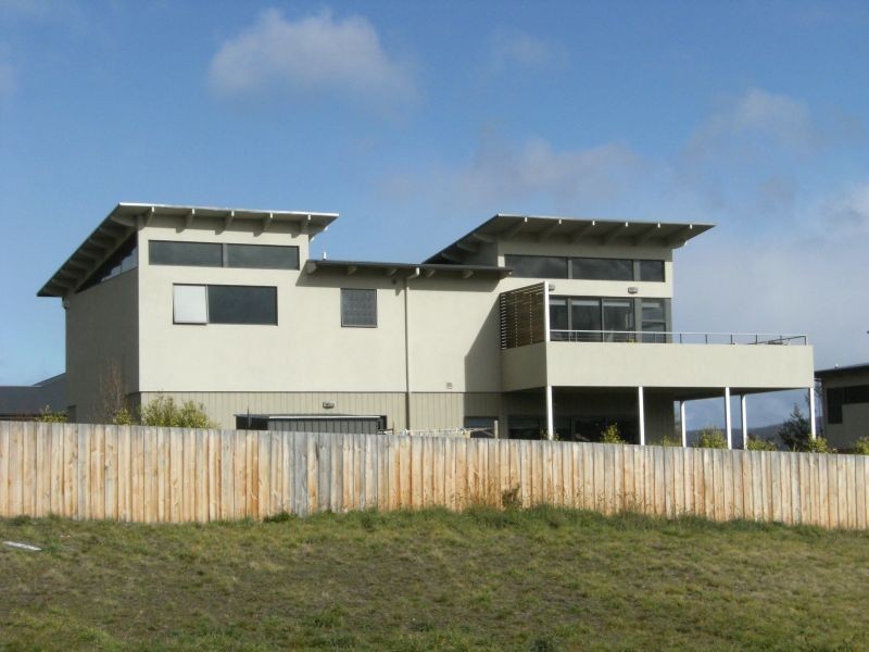 1/351 Carella Street, Tranmere TAS 7018