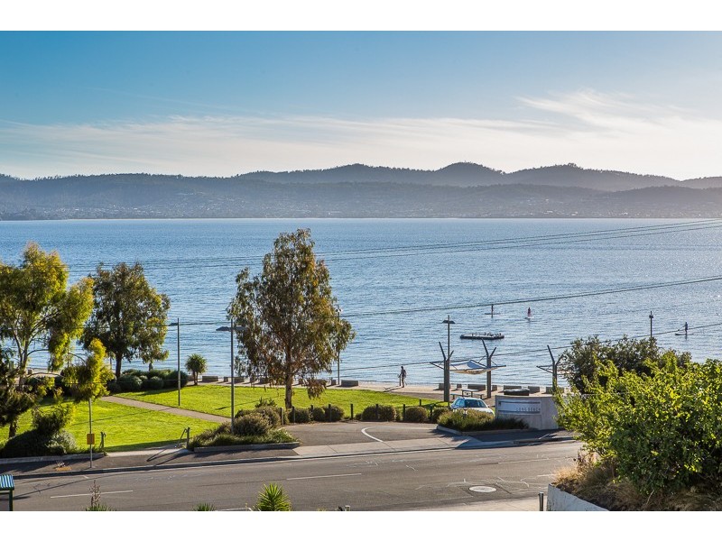 2A Wayne Avenue, Sandy Bay TAS 7005